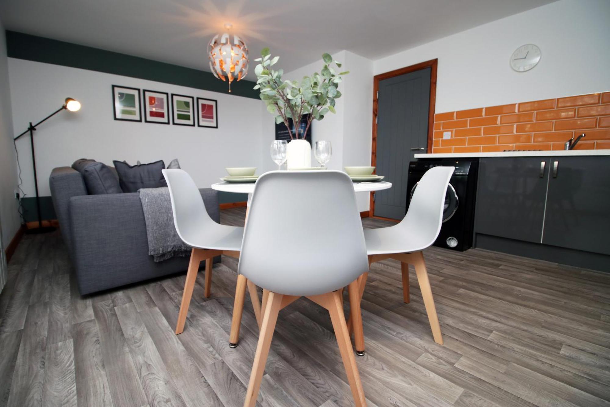 Fully Equipped Kitchen, Parking, City Centre สวอนซี ภายนอก รูปภาพ