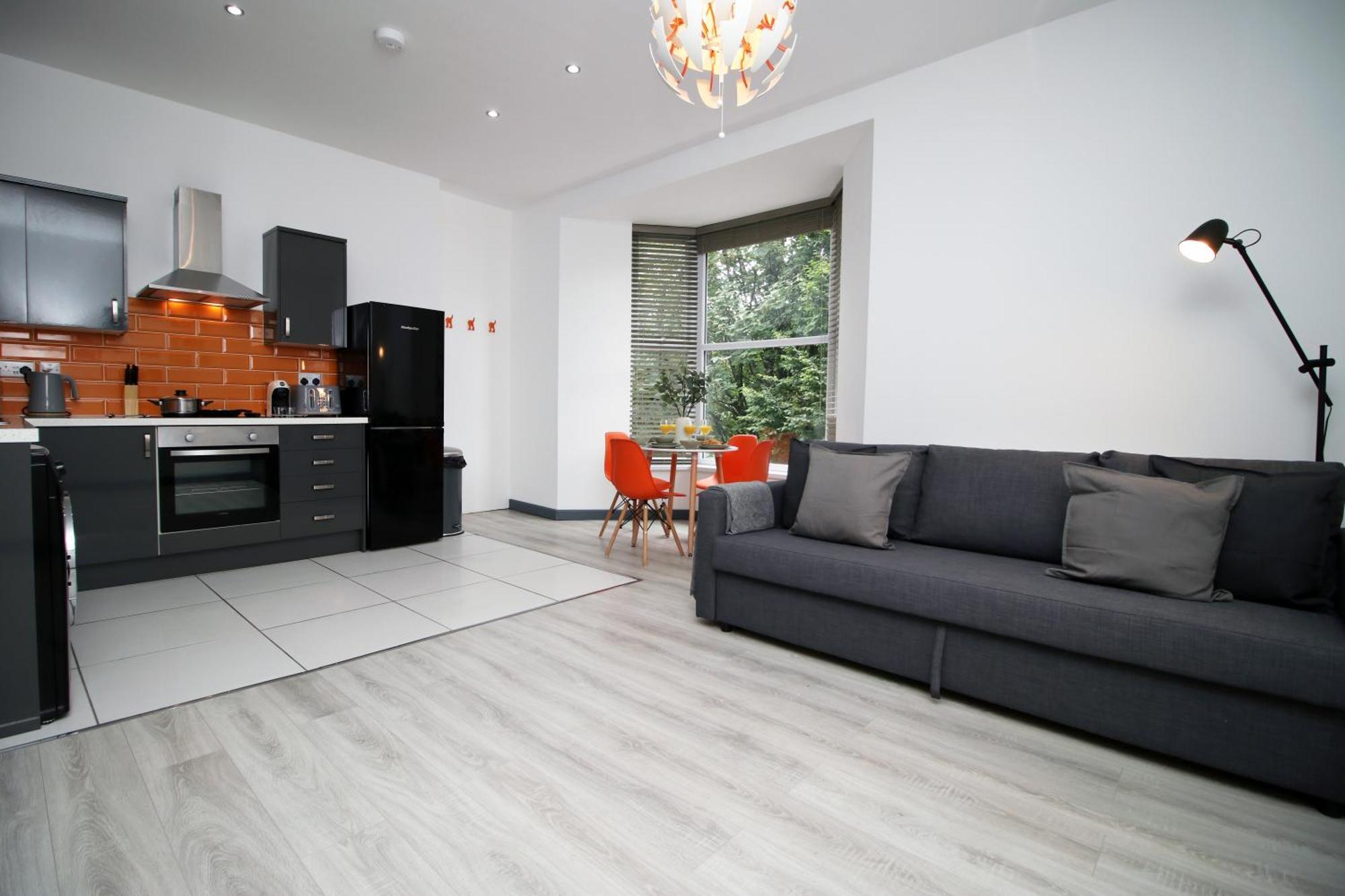 Fully Equipped Kitchen, Parking, City Centre สวอนซี ภายนอก รูปภาพ