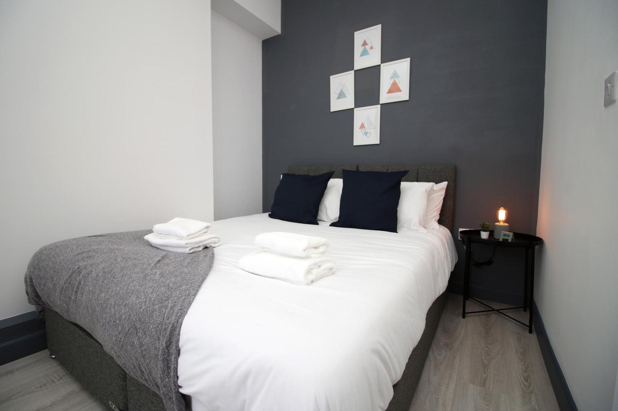 Fully Equipped Kitchen, Parking, City Centre สวอนซี ภายนอก รูปภาพ