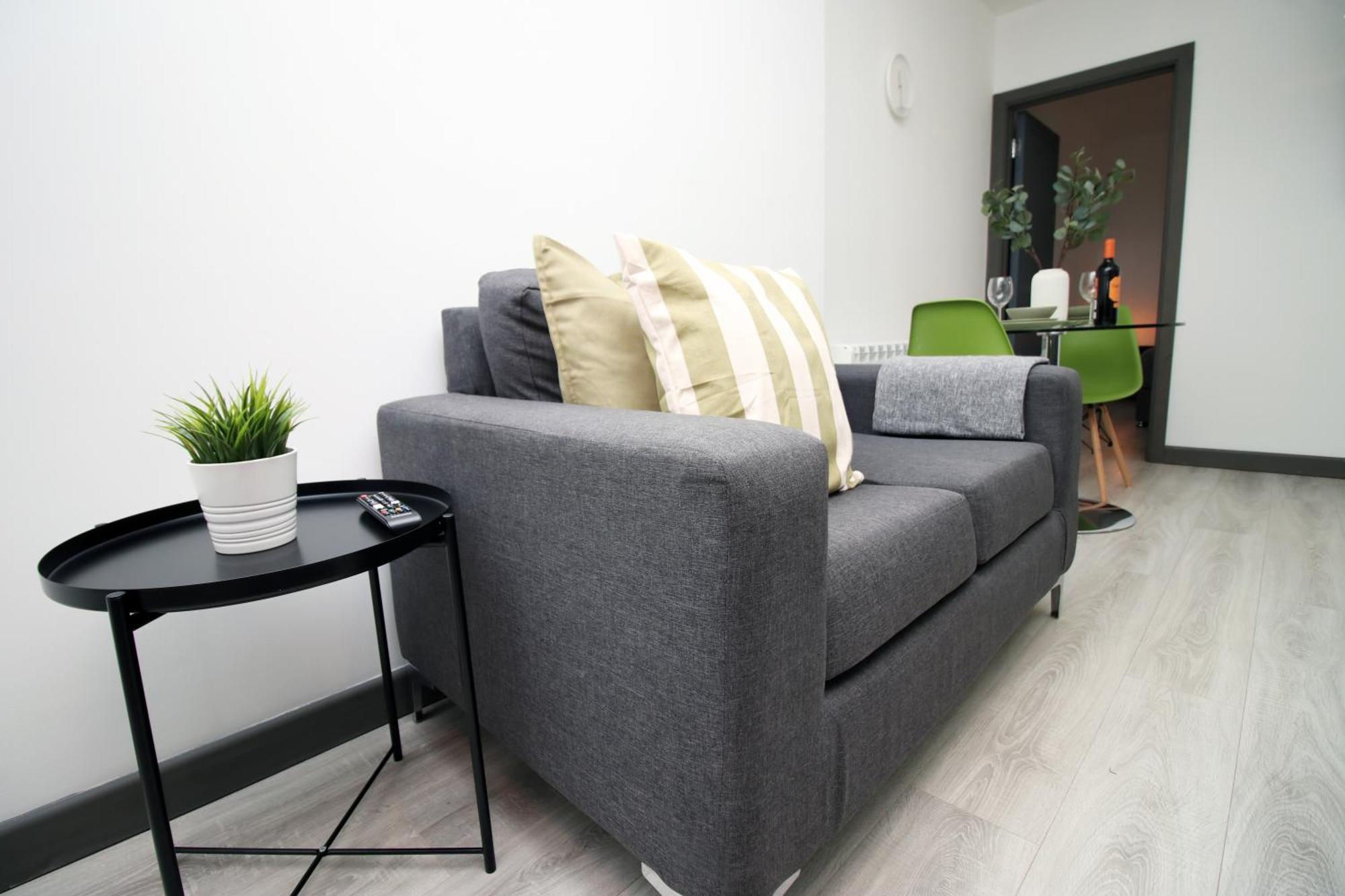Fully Equipped Kitchen, Parking, City Centre สวอนซี ภายนอก รูปภาพ