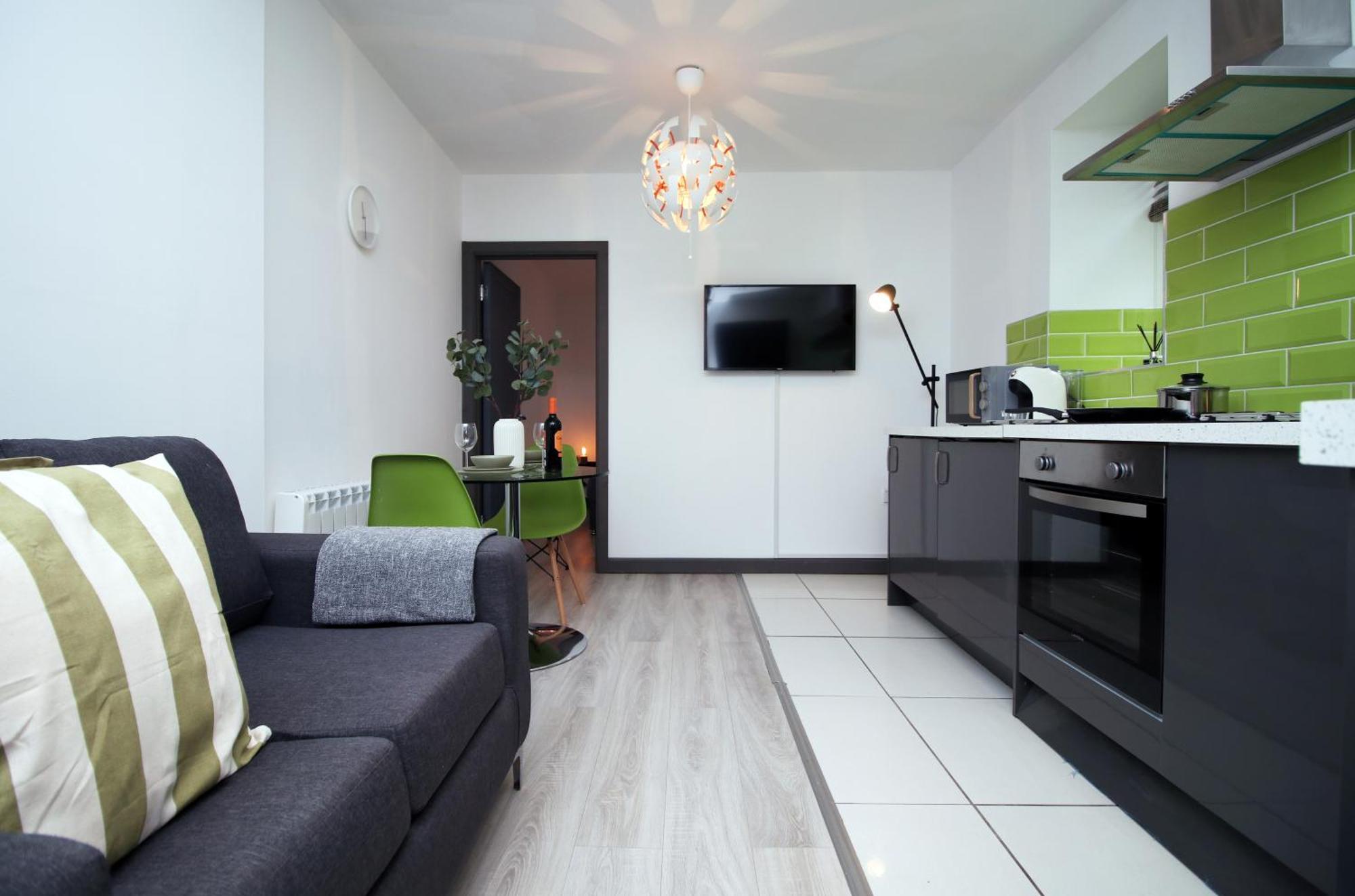 Fully Equipped Kitchen, Parking, City Centre สวอนซี ภายนอก รูปภาพ