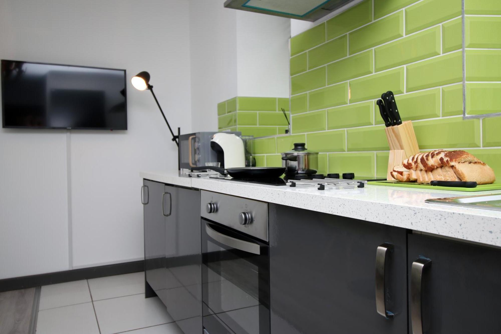 Fully Equipped Kitchen, Parking, City Centre สวอนซี ภายนอก รูปภาพ