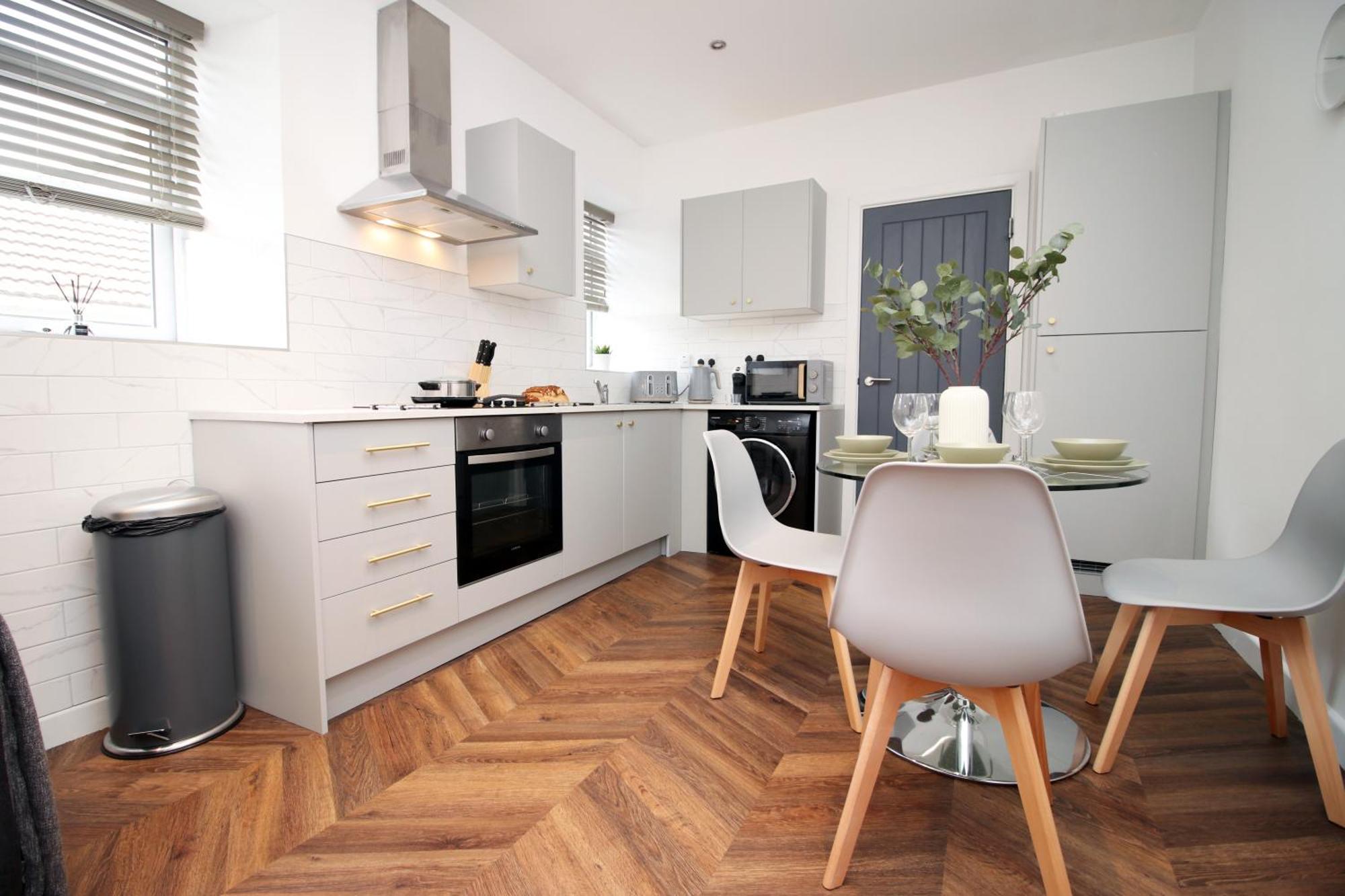 Fully Equipped Kitchen, Parking, City Centre สวอนซี ภายนอก รูปภาพ