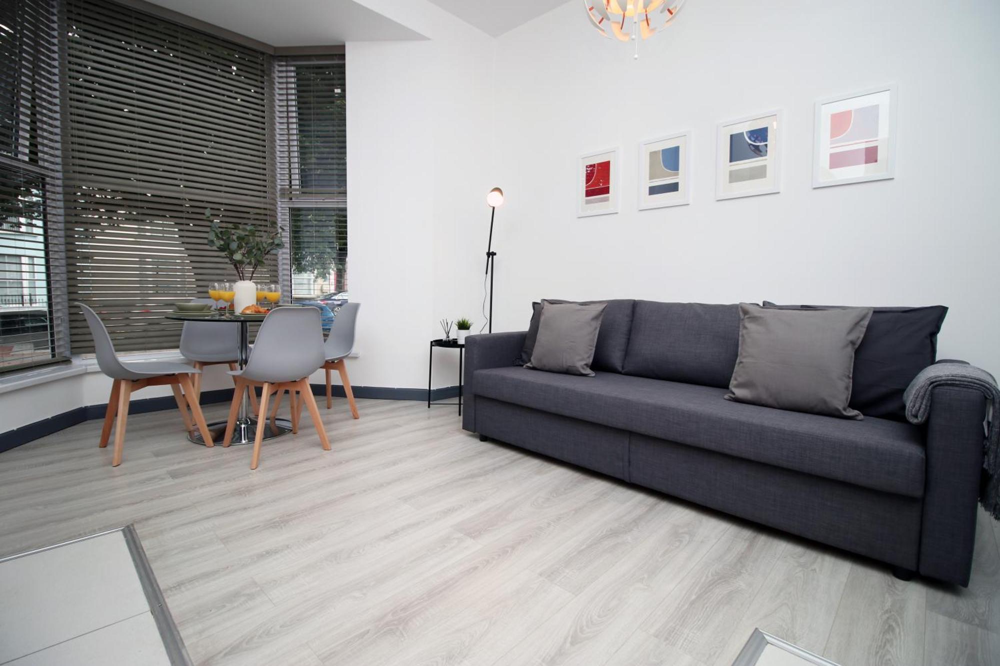 Fully Equipped Kitchen, Parking, City Centre สวอนซี ภายนอก รูปภาพ
