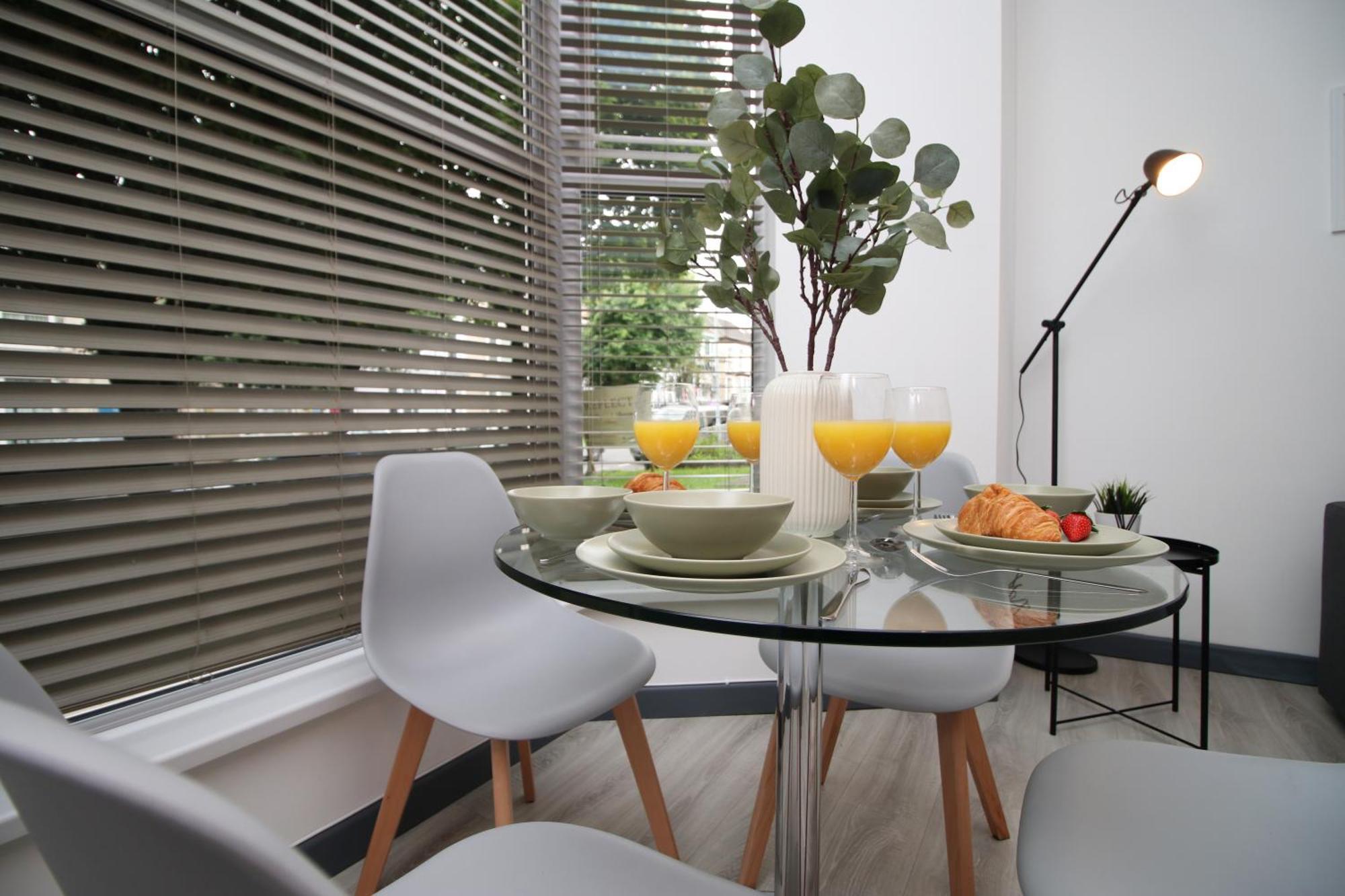 Fully Equipped Kitchen, Parking, City Centre สวอนซี ภายนอก รูปภาพ